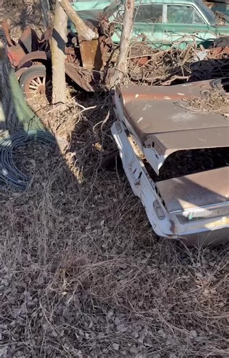 Wrecked Classic Vehicles for Parts