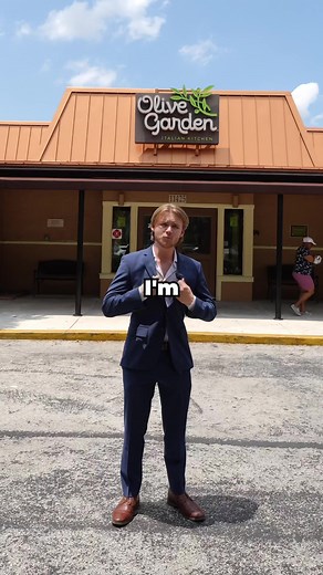 Does Dressing Nicer Get You Better Service? | Olive Garden Food Review