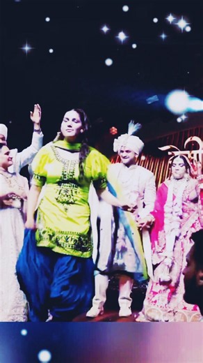sapna choudhary dance #sapnachoudhary #sapnachaudharygane #haryanvisong #dance #viraldance #trending