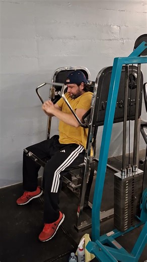 PROPER WAY TO USE NAUTILUS MACHINE IN ORDER TO GET THAT CRAIG TITUS LOOK