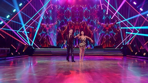 I like dancing, I like spinning, I like Sunisa Lee’s Cha Cha 🤩 | Dancing with the Stars