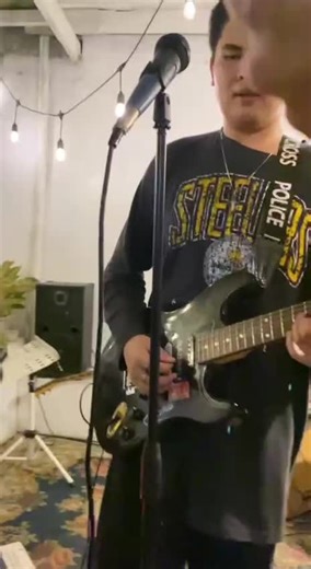 G.A.R live @Pegfuffin's Café plays NANAMAN of @IV OF SPADES @zild @Blaster Silonga @Unique Salonga @Oajdab #ivos #fyp #music #opm #gig