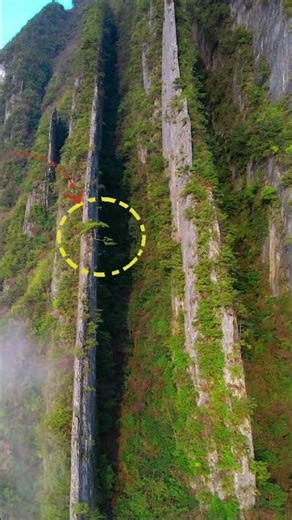 A mysterious blade-like mountain was discovered in Chongqing