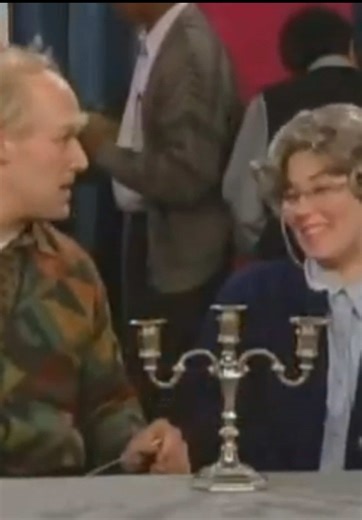 And now it’s time for the MADtv Antiques Roadshow! 😂🤣