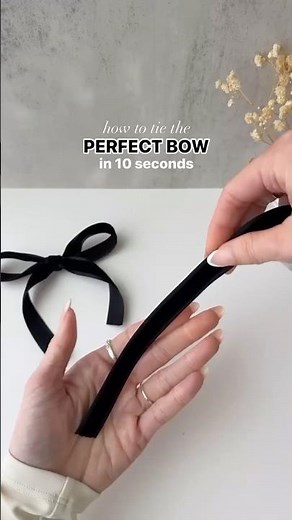 how to tie the PERFECT bow in 10 secs 🎀 #bowtutorial #hairbows #howtotie