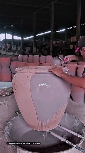 Glazing Large Pots: How Manual Tools with Liquid Glaze for a Smooth Finish