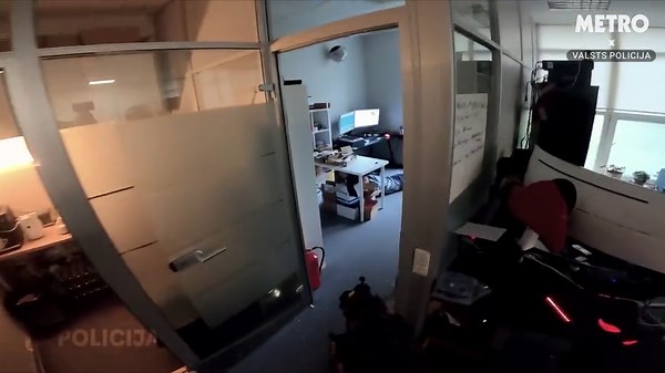 7 arrested as police seize 40,000 SIM cards tied to €5 million Europe-wide cyber scam