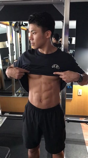 腹筋マジック #腹踊り #はらおどり #腹出し #腹筋 #腹だし女子 #腹だし #腹筋運動 #筋肉 #楽して筋肉は手に入らない #筋肉バキバキ #筋肉スーツ