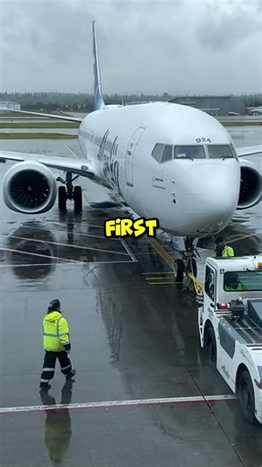 43K views · 1K reactions | When grandma’s got her priorities in order ✈️數 #AirlineFail #OldLadyWisdom | Quick Line Comedy | Facebook
