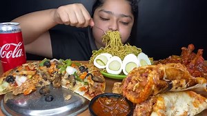 SPICY CHICKEN SHAWARMA 🔥 CHICKEN SUPREME PIZZA🍕 CHICKEN LOLLIPOP🍗 VEGETABLE MAGGI AND BOILED EGGS | MaddyEats