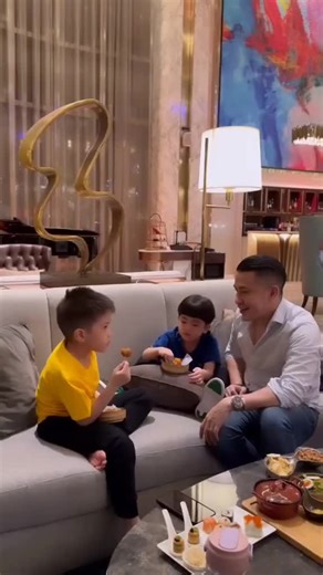 Anggi Pratama Duet Performance with Salma