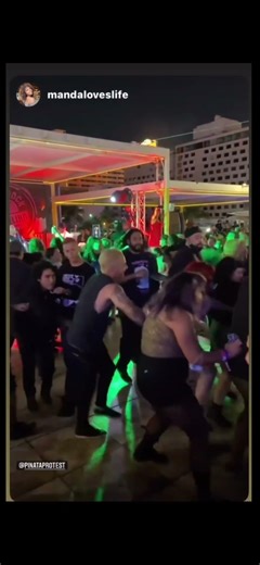 Some pit action footage from our show at @punkrockbowling 2022 (don’t remember the exact year)