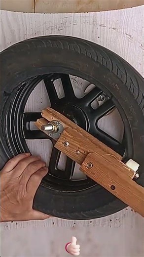 Self - made convenient roller - type tire - installing tool
