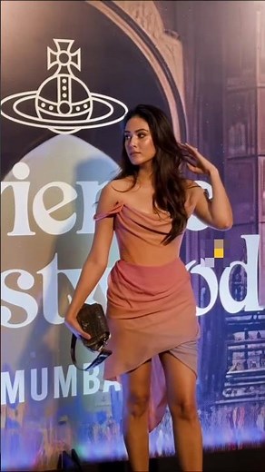 Mira Rajput Kapoor graceful first- ever Fashion Showcase 😍 #shorts