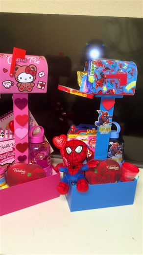 Valentine’s character mailbox 📫 Tampa place yall orders 🔥🥳 #valintinesday #valintines #fyp #viral