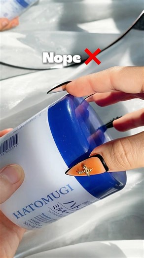 Long nails dont stop me. You just gotta know how to use them right! #nails #nailhacks