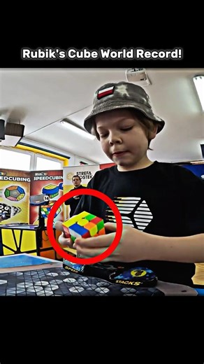 RUBIK'S CUBE 3x3 World Record! 🏆 2.76 Seconds