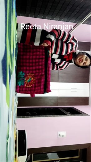 mom's touch on Instagram: "स्टोरेज बैग बनाने का तरीका ☺️#trendingreels #steregebagmaking #bestoutofwaste #diystoregebox ##sareereuse"