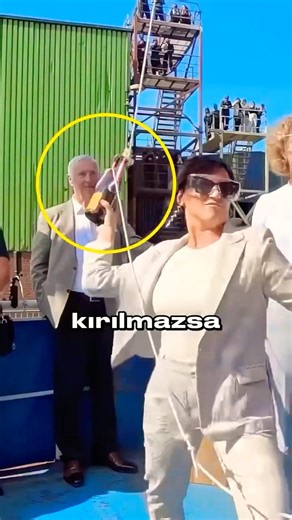 Bu Şişe Kırılmazsa Gemi Batar mı? 🚢🍾