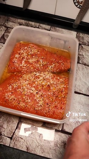 Lachs Beizen: Einfaches Rezept für köstlichen geräucherten Lachs
