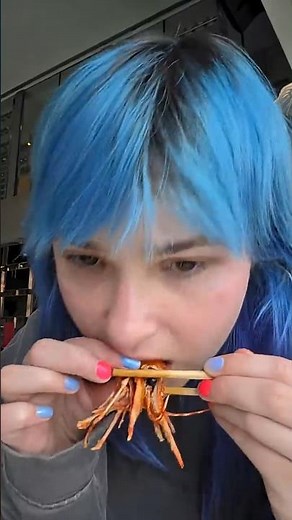 Lazer eats a dubious shrimp brain #lazerclips