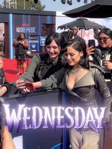 Wednesday loves her fans 😍💖 #wednesday #edits