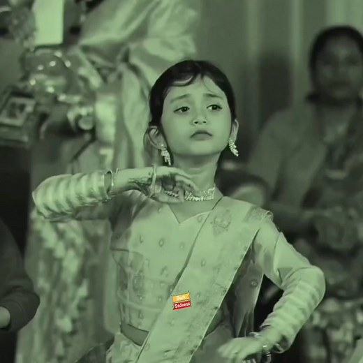 - Her Expression 🥰💚 | Dark S a d n e s s