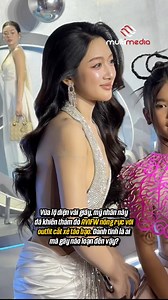 991K views · 5.4K reactions | Vừa lộ diện vài giây, mỹ nhân này đã khiến thảm đỏ AVIFW nóng rực với outfit cắt xẻ táo bạo. Danh tính là ai mà gây náo loạn đến vậy? #AVIFW2025 #Aquafina #MultimediaJSC #PureStyleShines #ToaSangPhienBanThuanKhiet | Vietnam's Next Top Model TV Show | Facebook