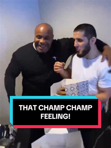 DC and Islam both know that double champ feeling! 🏆 🏆 #UFC #MMA #DanielCormier #Islam #ChampChamp