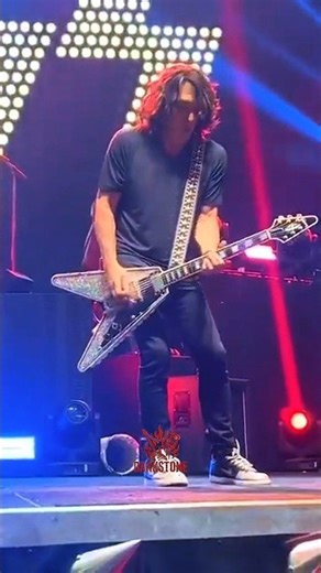 Kiss band soundcheck on stage #paulstanley #genesimmons #tommythayer #kissband #darkstone