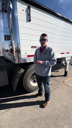 How to Program a Power Tarp Remote on a Timpte Trailer! #fyp #foryou #howtotiktok #remotecontrol #power #timpte #farmtiktok #hopperbottommafia #grainhauler