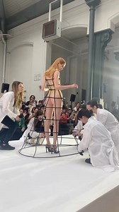 South Korean designer Kimhekim presented a bow-filled ball gown during spring 2024 runway show in Paris today. 📹: @rhondarichford | WWD