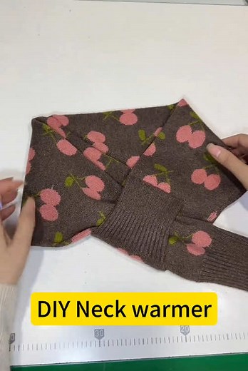 DIY Neck Warmer from Old Sweater Sleeves | Easy Upcycle