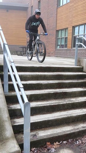 Don’t skip staircases - use them to develop your bike control and balance: ride as slow as you possibly can, using your bike and body to stay steady. #mtb #balance #bikes #mtbiking #cycle #mtbike