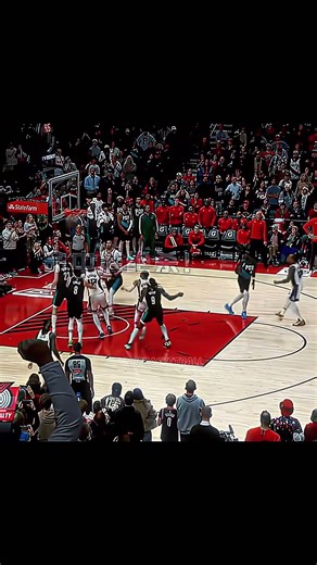 恭喜裁判絕殺了比賽！#basketball #籃球 #demarderozan