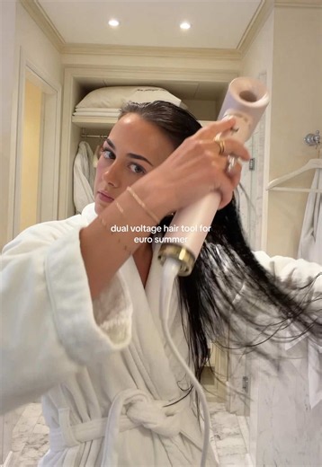 euro summer hair tool!! it’s the @T3 Micro Aire 360 but my T3 curling iron has been working here as well!! 🫱🏻‍🫲🏼 #eurosummer #travelhairtool #t3 #airstyler