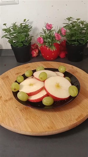 Apple🍎 Good For Health#food​ #ayurved​ #viral​ #shortsfeed​ #healthyfruits​ #apple#grape #shorts