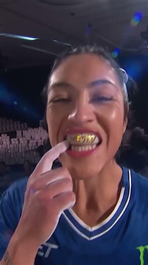 MMA Women Enter a Slap Battle… How Did It End? 😳👋🔥 #mma #slap #ufc #slapbattles #viral