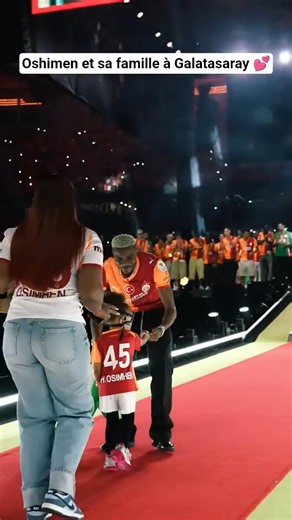 Oshimen the king of Galatasaray #france #nouvellespsg #paris #galatasaray #victorosimhen #oshimen