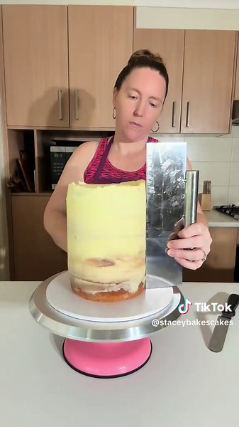 Melbourne Storm Cake: Tips for Making Tall Cakes