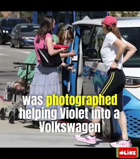 Jennifer Garner helps daughter Violet Affleck after a leg injury ❤️