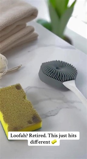 Transform your bath time with the Sud Scrub Body Scrubber, built for performance and comfort. The hexagon-shaped silicone head glides smoothly over your skin, boosting circulation and leaving you feeling silky clean. The extended handle means you can reach every angle, while the sleek, minimalist design complements any bathroom aesthetic. 🧖‍♀️ Why you’ll love it: hygienic, quick-drying, eco-friendly, and perfect for all skin types. #MinimalAesthetic #ShowerTok #CleanLiving