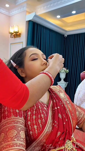 Meet the prettiest bride in her traditional glow...💫❤️ She wanted a flawless base with simplicity — light brows, dark red lips, and that perfect traditional charm.💄✨ #Traditional_bride_in_making | Style & Art Makeover