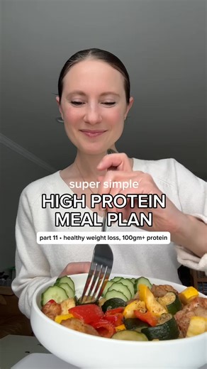 Comment #MP11 and I’ll send you this meal plan! Best Body is my simple weight loss program that includes recipes, meal planning, and coaching. You can save it as an app once you’re a member. All of the details are here: CollegeNutritionist.com (it’s the link in my profile, or comment #INFO and I’ll DM it to you 💛) Here are answers to common questions about the program: ✅All foods are allowed 🍦🍷 ✅There are plenty of meal choices if you’re vegetarian, dairy-free etc. 🥑 ✅You an increase portion