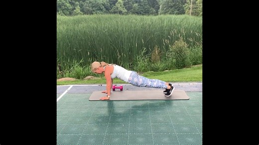 SUPER CORE WORKOUT EXERCISES - try it out! 1️⃣ Russian Twists 2️⃣ Leg Raise with Hip Lift 3️⃣ Low Boat to High Boat 4️⃣ Side to Side Plank Dips 5️⃣ Full Body Roll Up Press Out 6️⃣Side Plank Hip Dips 7️⃣Spiderman BONUS MOVES: 1️⃣Head Stand Knee Tucks 2️⃣Head Stand Leg Raisers **Bonus moves because these require some serious focus and core strength! Try them out and see what you can do!! Do Each Exercise for 40 seconds on/ 20 seconds of rest! 🔥 Repeat x 2 for a STRONG core workout! | Chris Freyta