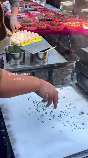 Chinese Stream Rice Roll Making #foodbloggers #streetfood