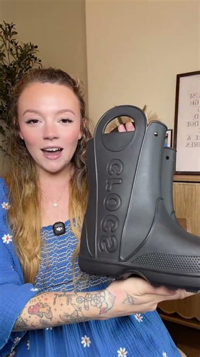 Crocs came out with rainboots yall!! Crocs women’s rainboots #TikTokshopcreatorpicks Crocs #crocs