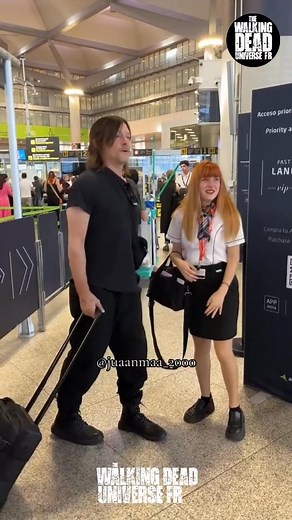 598K views · 33K reactions |  Norman Reedus a été aperçu au Fast Lane de l’aéroport de Madrid-Barajas, en Espagne ✈️ On ne connaît pas encore la date exacte, mais il semble en déplacement , peut-être en lien avec le tournage de la dernière saison de #DarylDixon ? 履‍♂️ #NormanReedus #DarylDixon #TheWalkingDead #TWDUniverse The Walking Dead Universe Fr | The Walking Dead Universe FR | Facebook