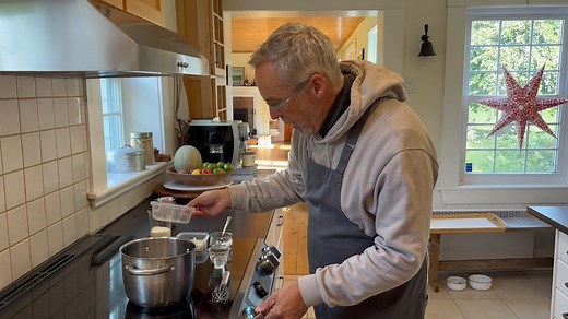 ATTENTION! Cette recette provoque une dépendance!!! Le caramel à la fleur de sel. Vous n'en reviendrez pas! Recette complète: https://www.signegourmand.com/recettes/desserts/caramel-a-la-fleur-de-sel @francois longpré | Signé Gourmand