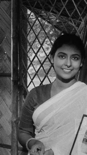 𝟕𝟎𝐦𝐦 𝐂𝐢𝐧𝐞𝐩𝐡𝐢𝐥𝐞 on Instagram: "🎬: Meghe Dhaka Tara (1960) Directed by: Ritwik Ghatak Cinematographer: Dinen Gupta Cast: Supriya Chaudhury, Anil Chatterjee, Gita Dey, Niranjan Ray First of Ghatak's partition trilogy, and you'll be surprised to see how the partition element takes a back seat throughout the narrative, and is rather seen as an allegory in the frame. For example; multiple scenes from the film feature our characters by the river while a train crosses in the background. Th
